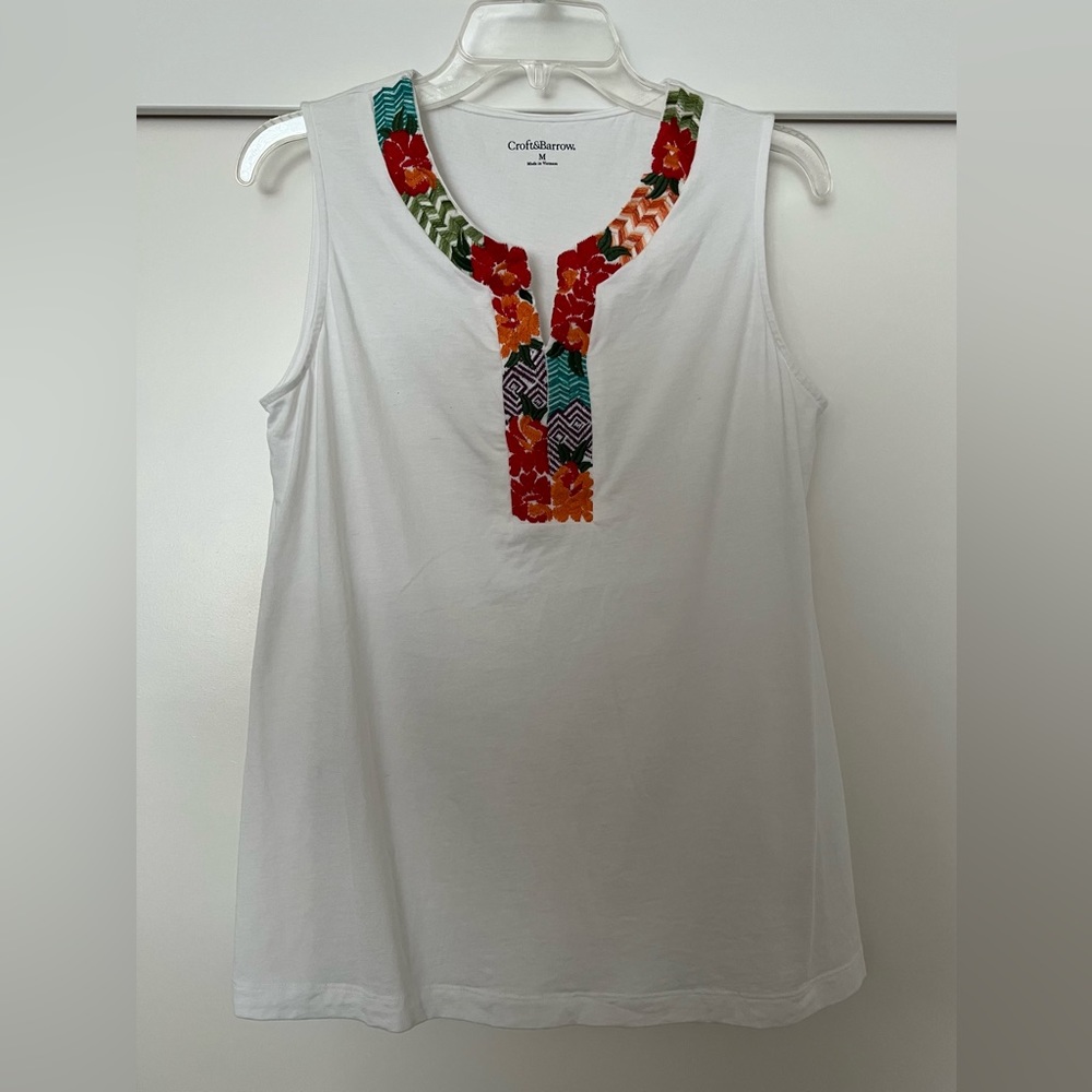 Croft & Barrow Sleeveless Top Size M